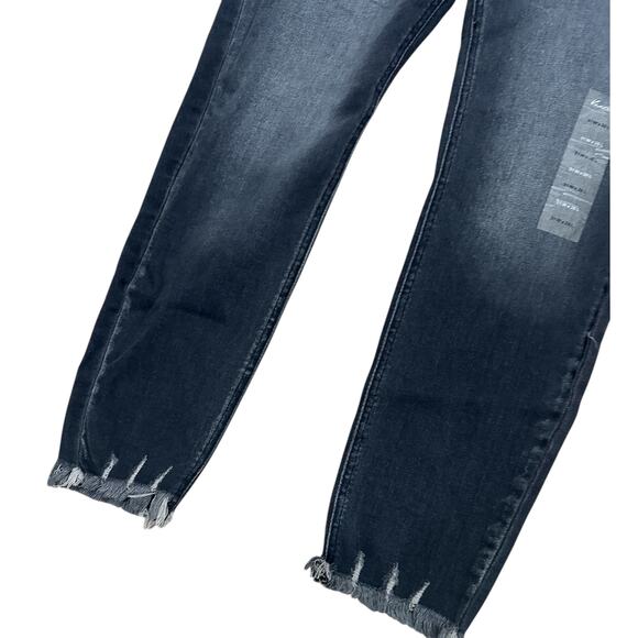 KanCan of Los Angeles by Maurice’s Jean Skinny Fit Size 31x28 NWT - Picture 3 of 5